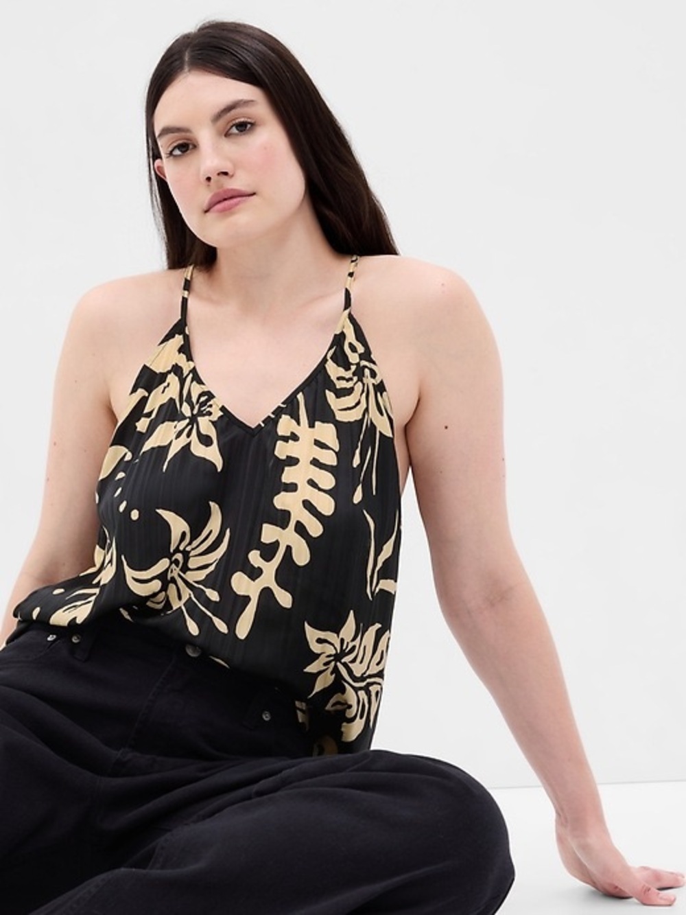 Gap V-Neck Floral Print Cami Top in Black and Cream Size Medium
